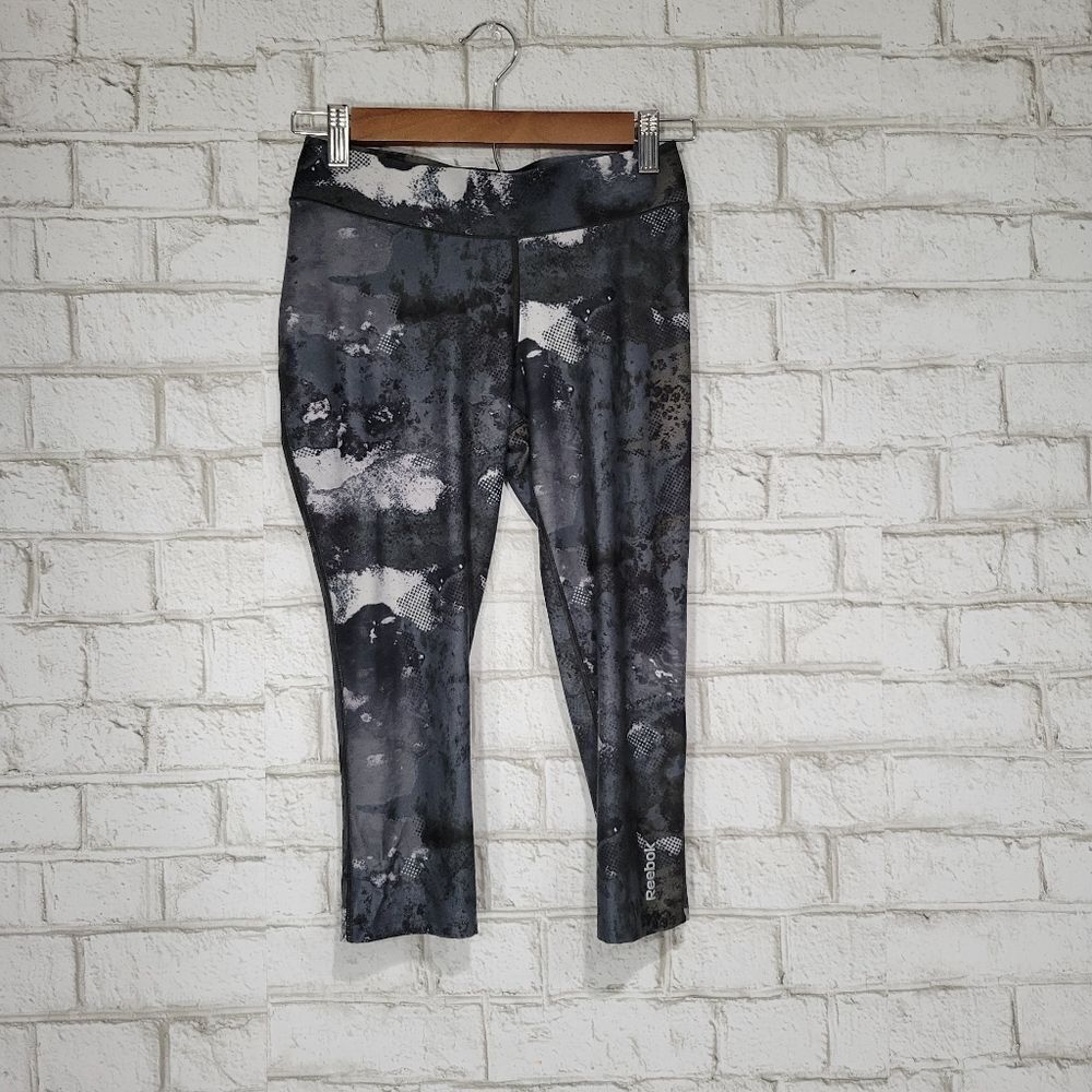Reebok gray and‎ black printed leggings